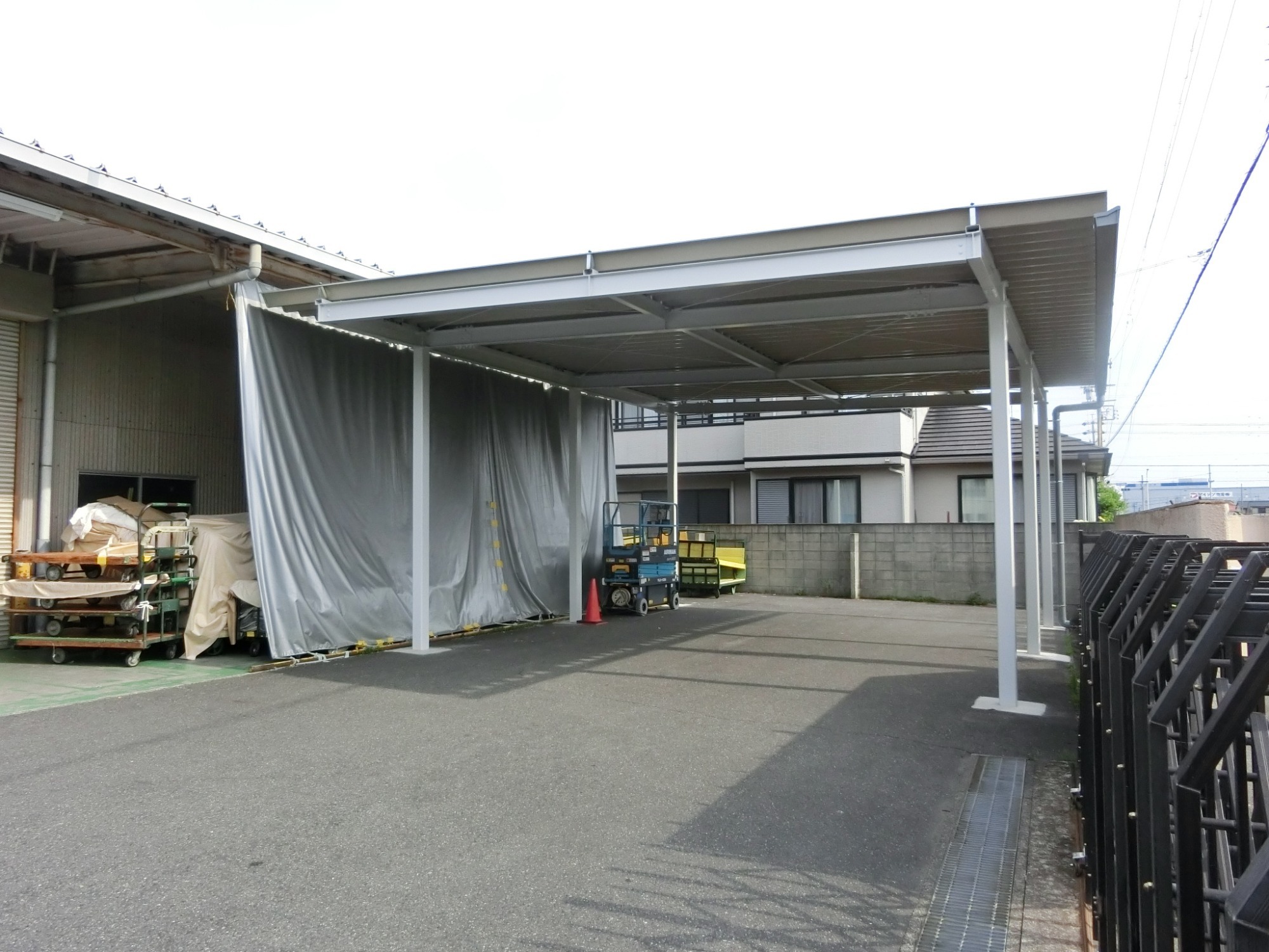 資材置場・屋根設置　2023年7月